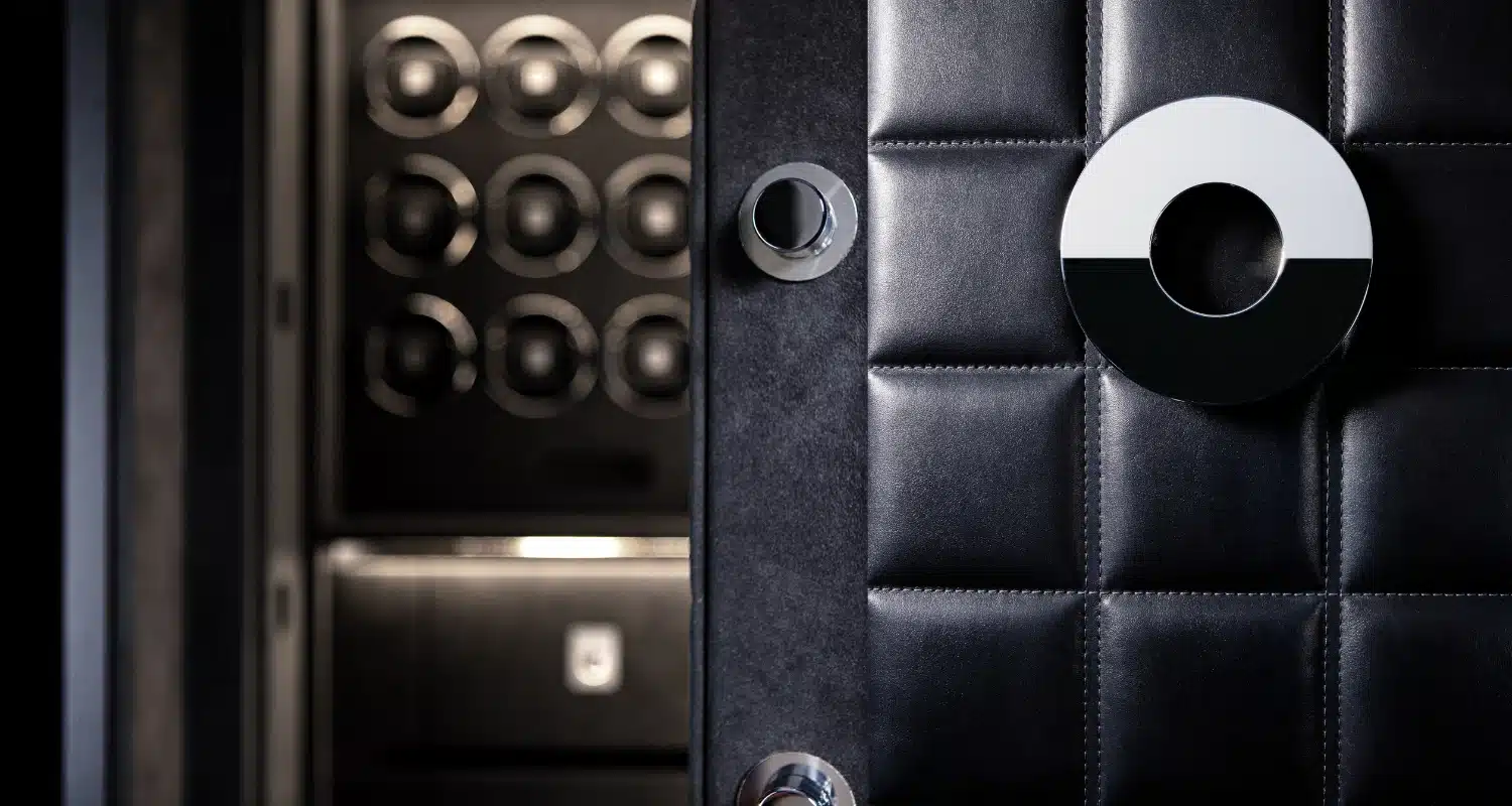 Uhrentresor THE CAUDILLO Holz- und Lederkombinationen Heindltresore Nürnberg Luxus Tresor besonders gepanzert